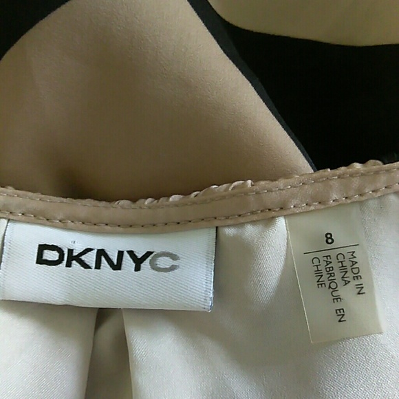 DKNYC OVERLAPPING  DRESS . - Picture 6 of 8